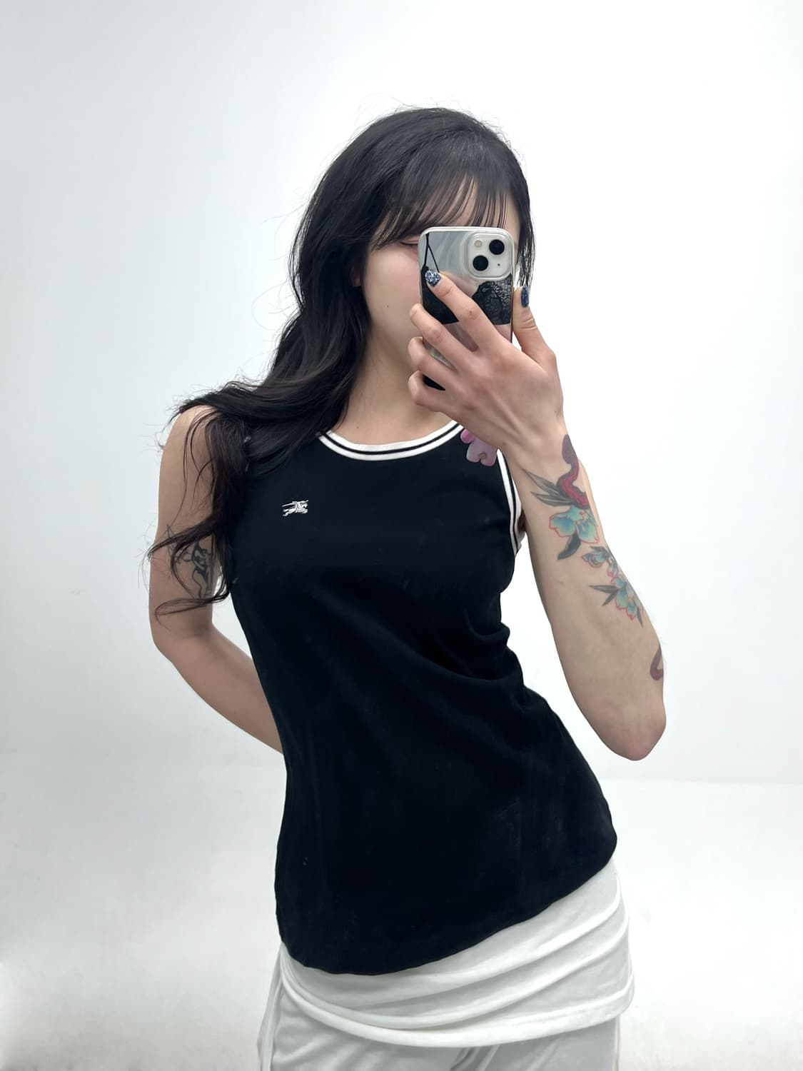 Burberry 블랙라벨 탑 블랙 배색 디테일 슬리브리스 상품이미지1