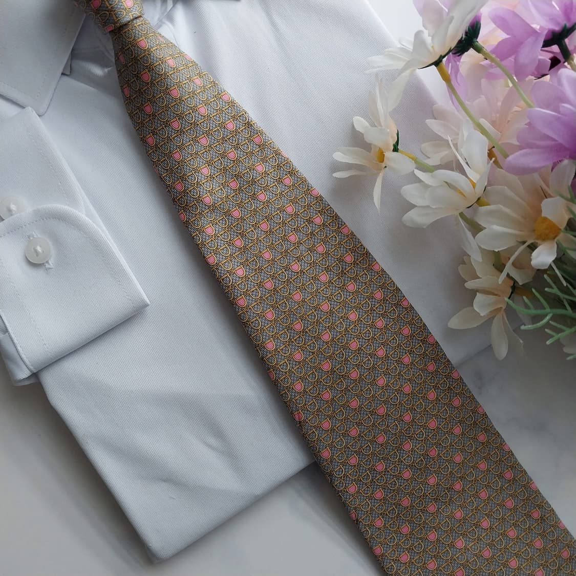 샤를주르당 실크 그레이&옐로&핑크 넥타이 9.6cm A+등급 K1434
 상품이미지8