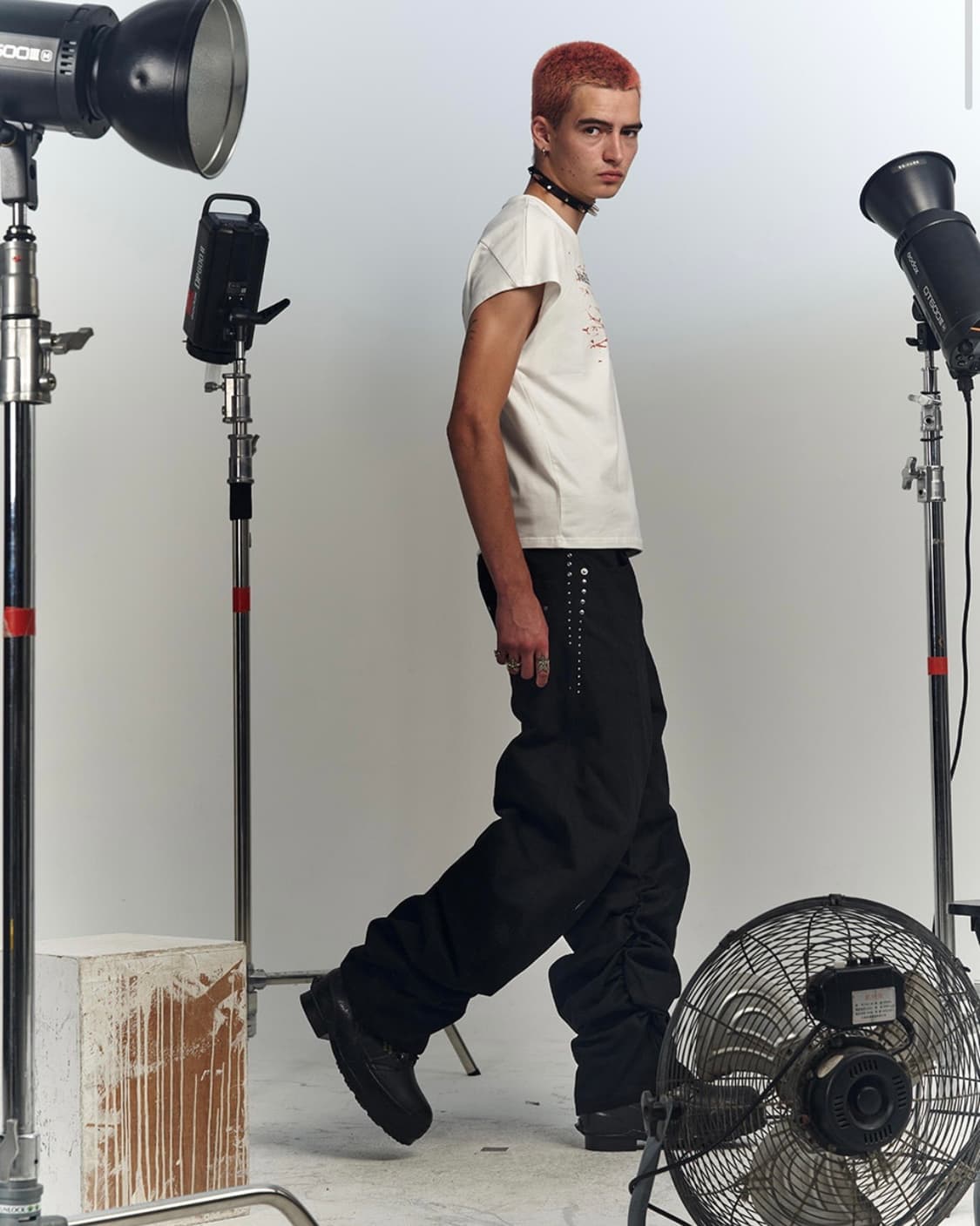 비엑세스 Embroidered Baggy Denim Pants 상품이미지3