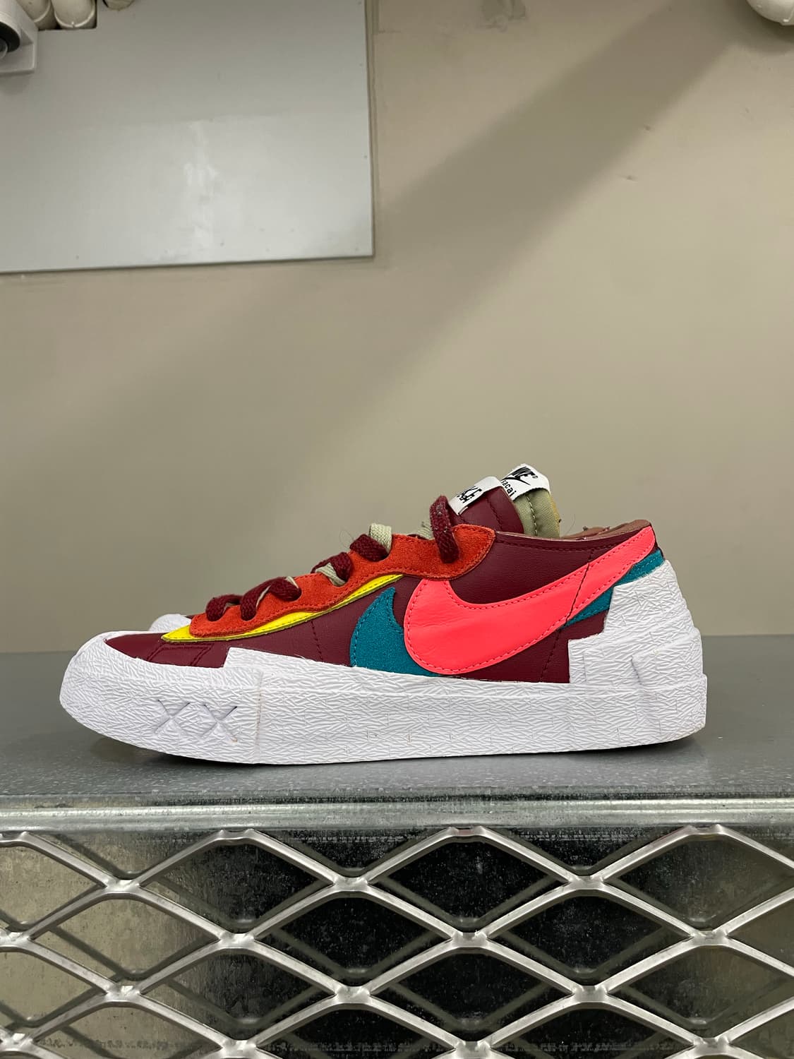 나이키 X 사카이 X 카우스 로우 팀 레드 255 상품이미지1