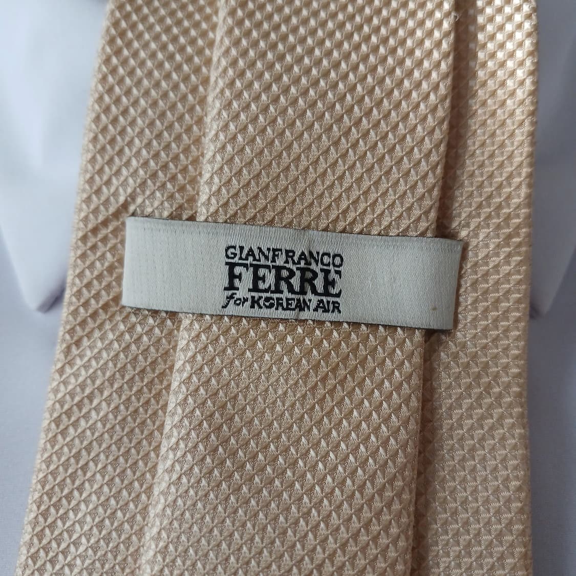 지안프랑코 페레 실크 텍스처드 넥타이 9.2cm A+등급 A18899
 상품이미지7