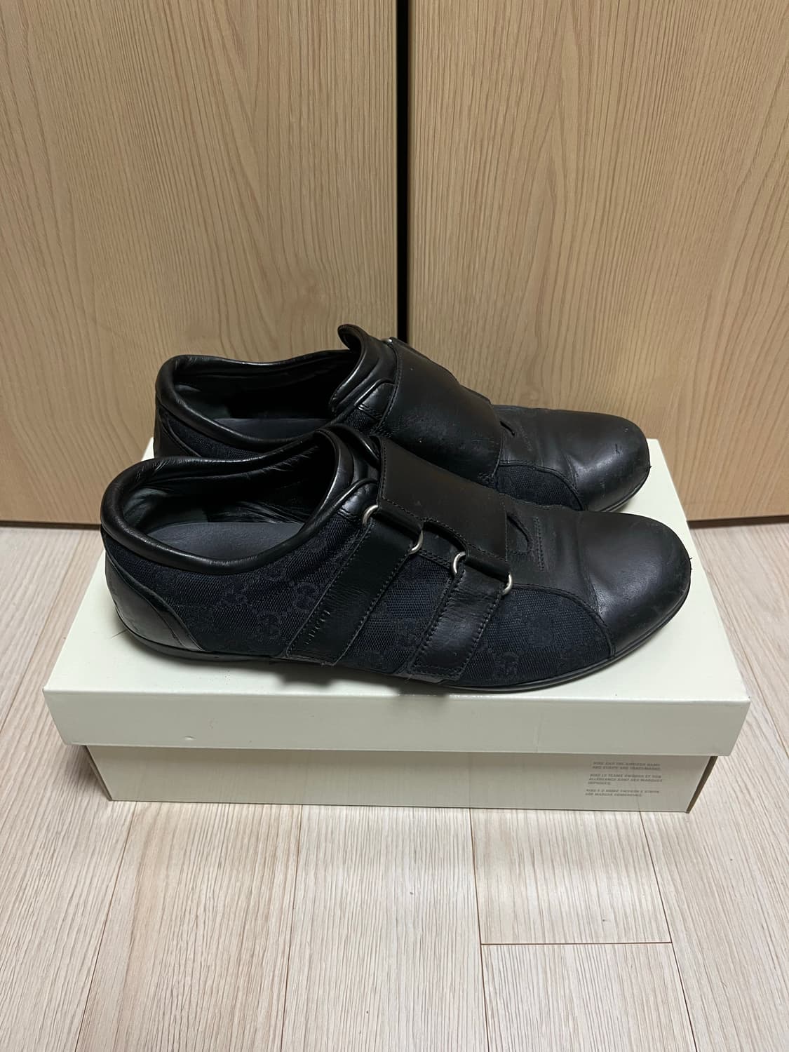 구찌 GG 슈프림 벨크로 슈즈 상품이미지2