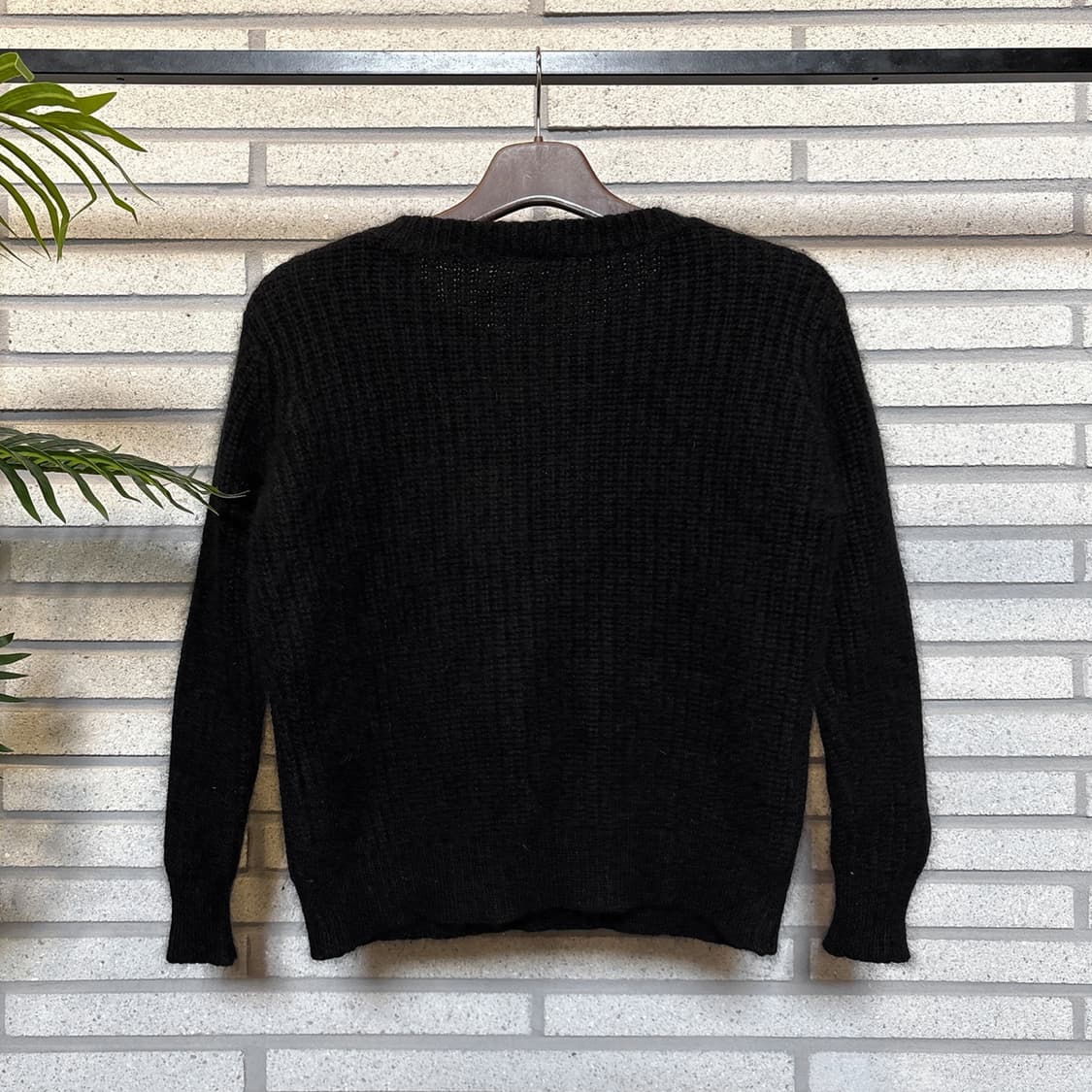 JPN VINTAGE 헤어리 와플니트 스웨터 아일렛 버클 디테일 블랙 상품이미지3