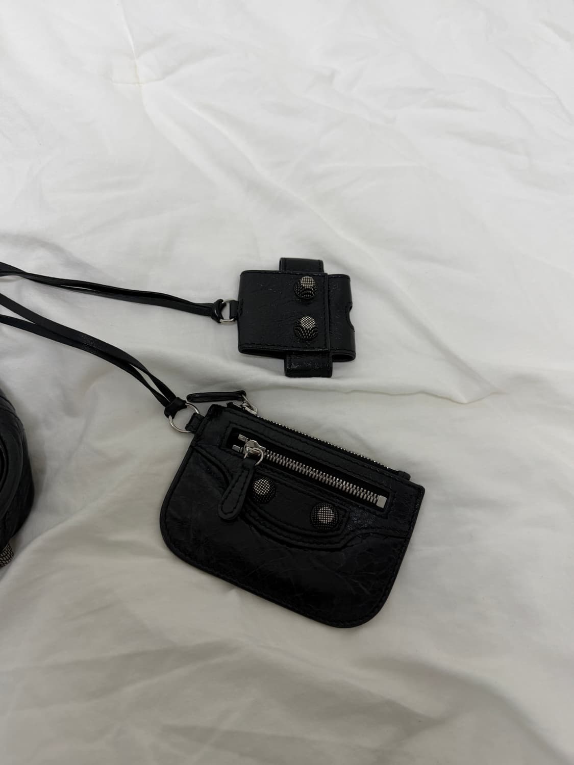 발렌시아가 아레나 램스킨 에이지드 실버 하드웨어 르 카골 크로스바디백 상품이미지3