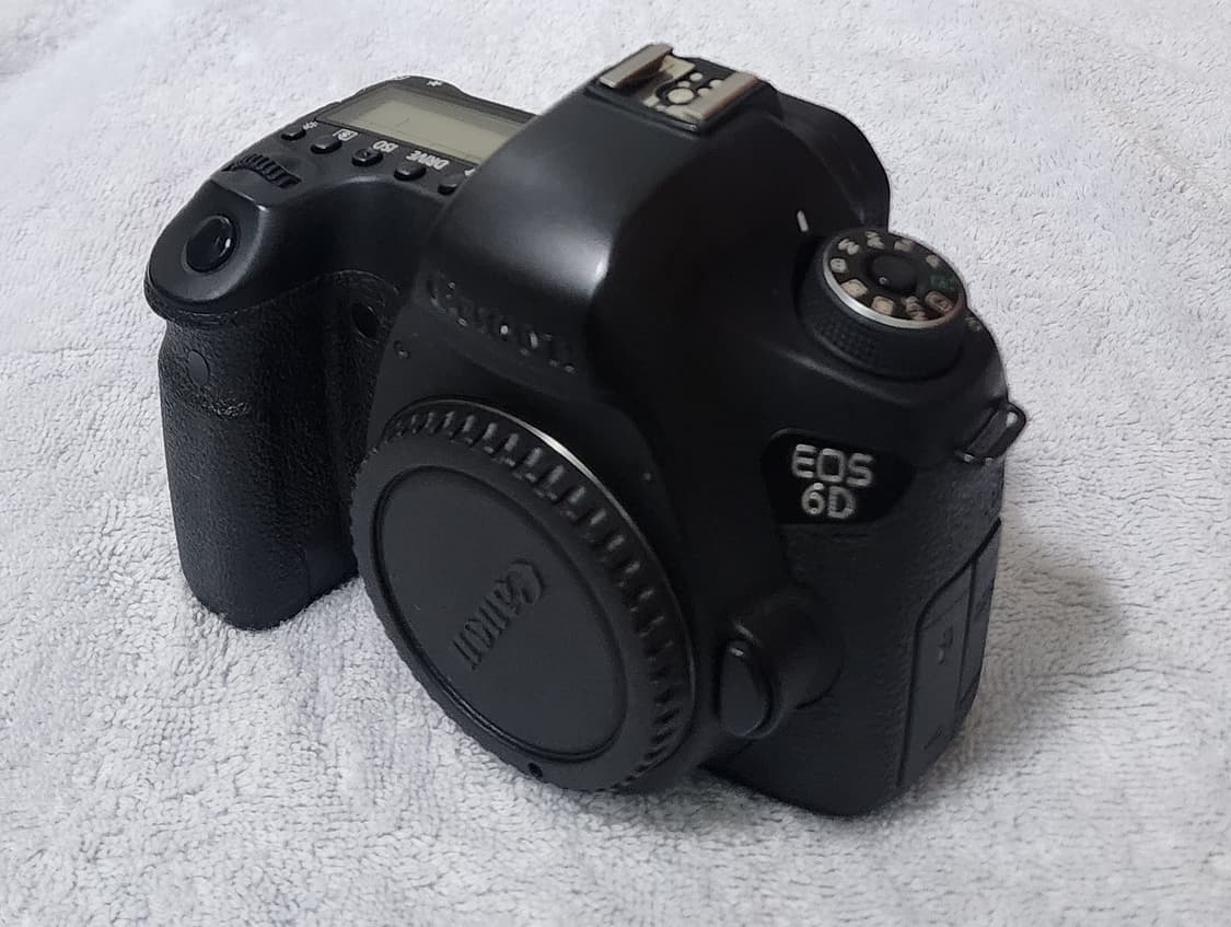 캐논 디지털카메라 EOS 6D 카메라 바디만 팝니다. 상품이미지1