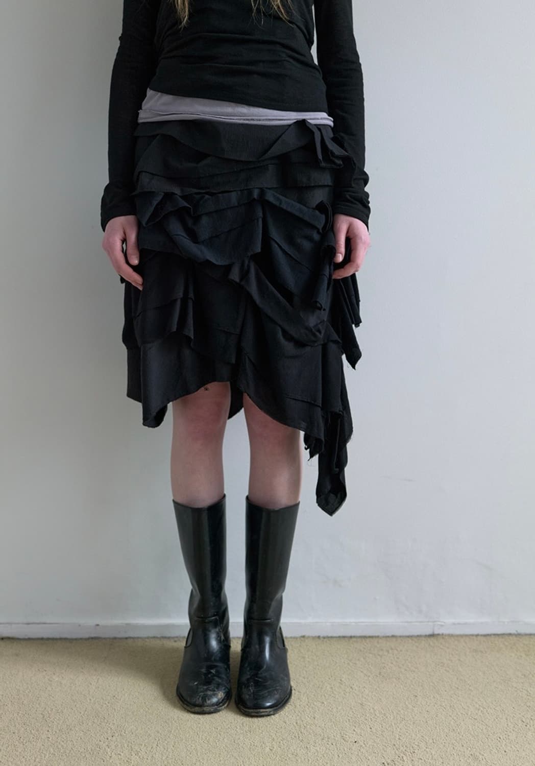 낫띵에브리띵 러플 미디 스커트 블랙  상품이미지3