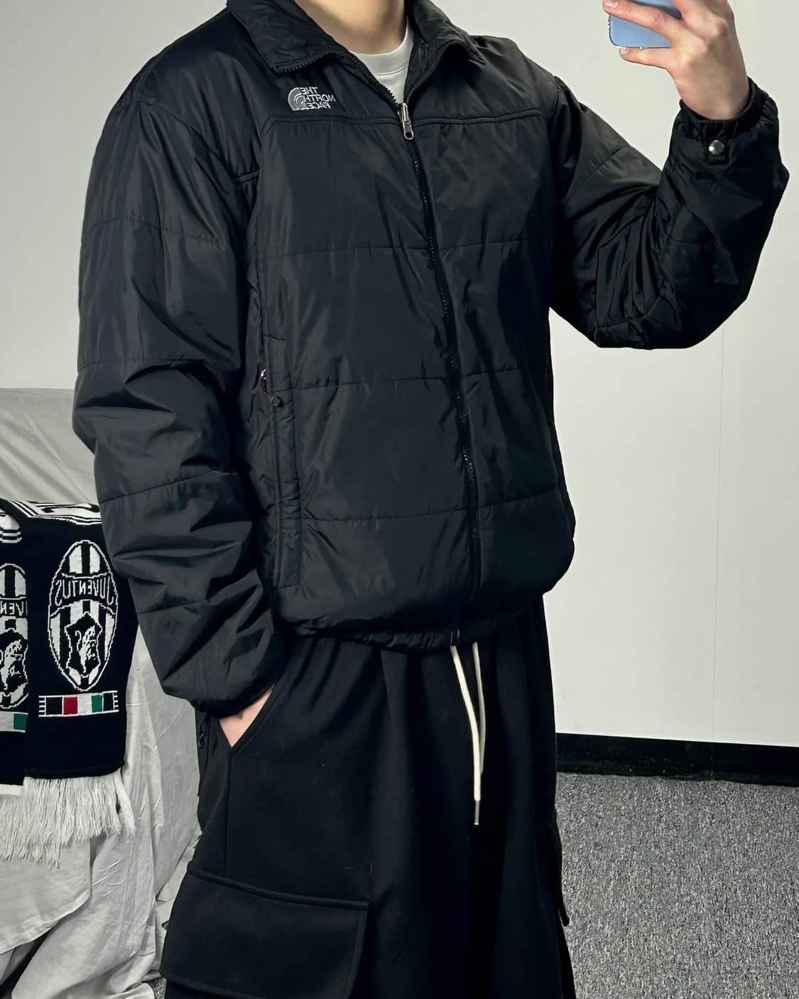 노스페이스 블랙 경량패딩  상품이미지2