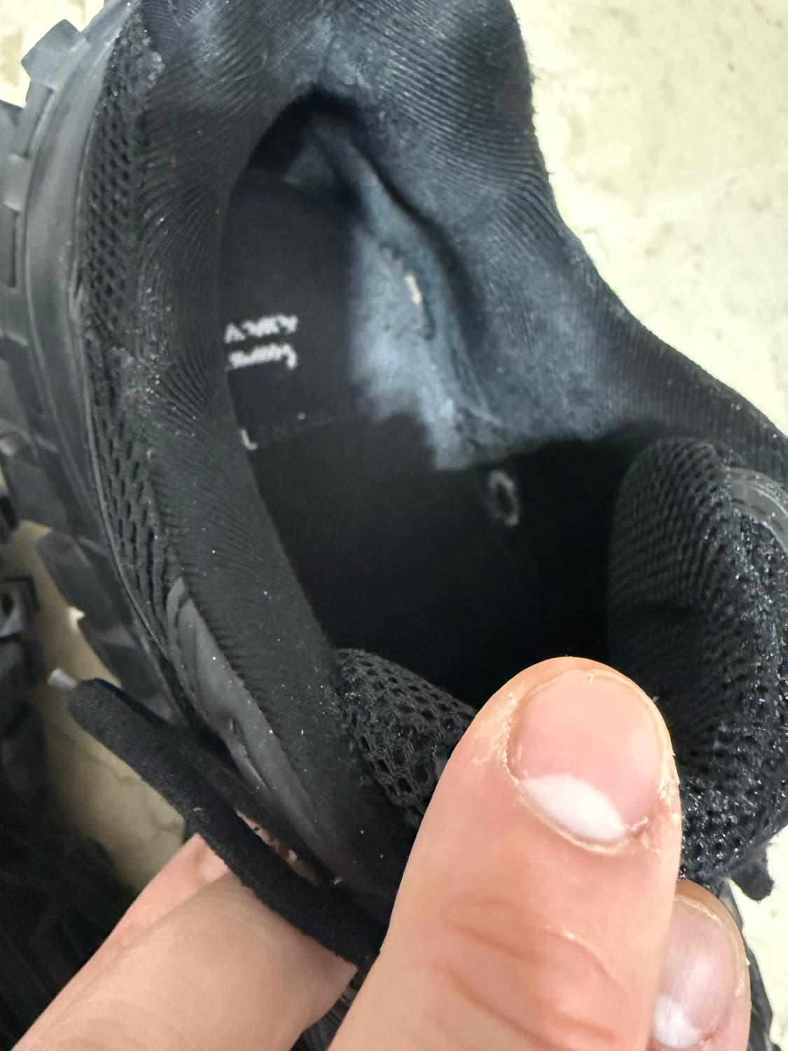 [44] 발렌시아가 디펜더 블랙 상품이미지5