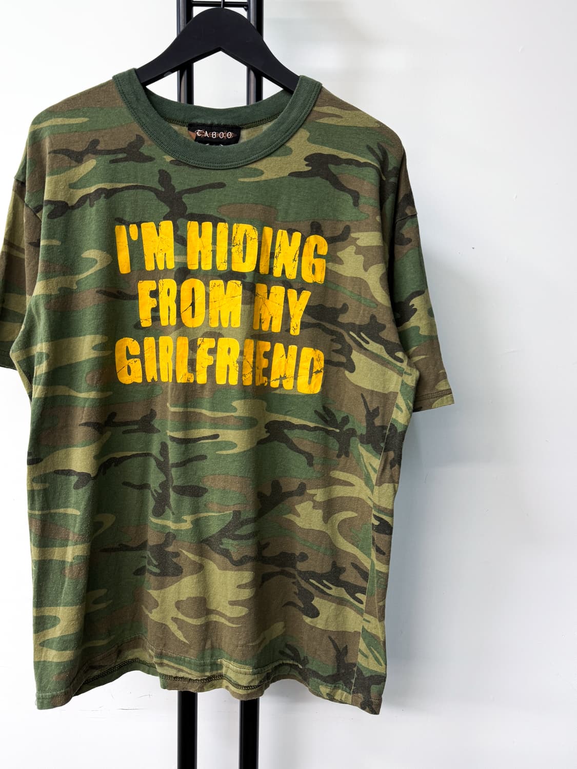 Taboo 아임 하이딩 프롬 마이 걸프렌드 티 상품이미지3