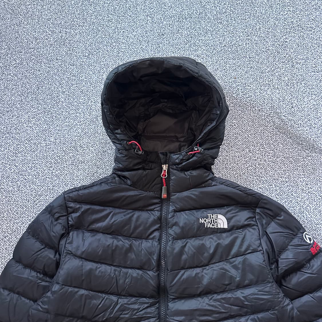 노스페이스 블랙 후드 패딩 상품이미지2