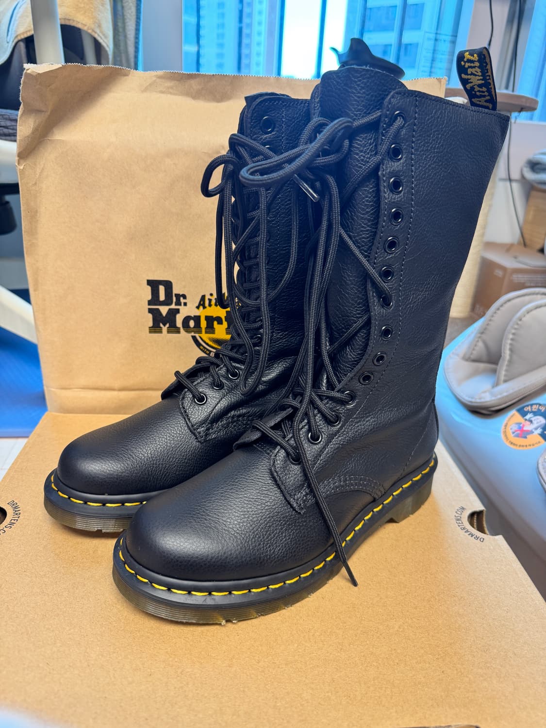 (미착용)닥터마틴 버지니아 14홀 워커 240mm 상품이미지4