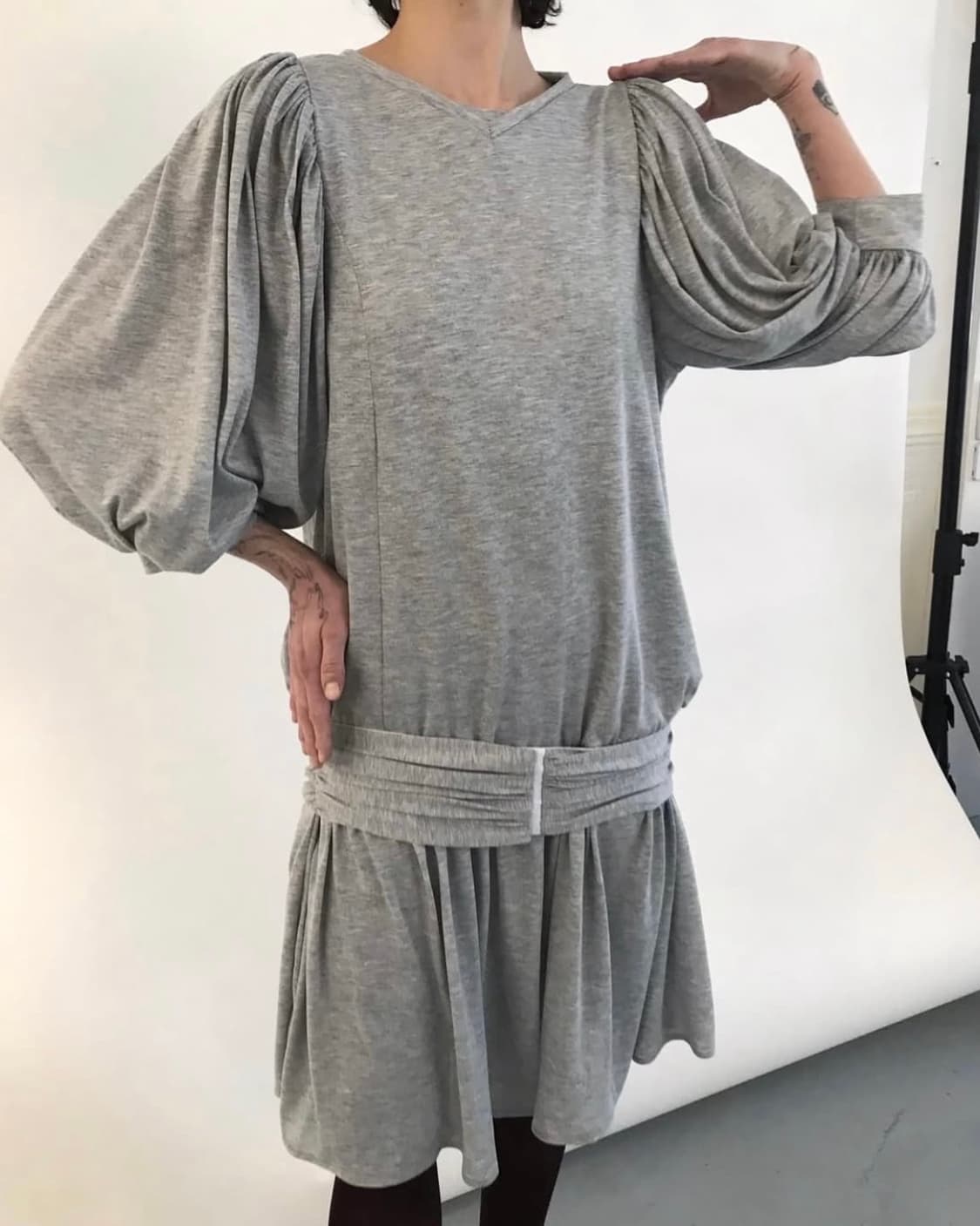 에옹쓰 Art Nouveau Dress- gray 상품이미지3