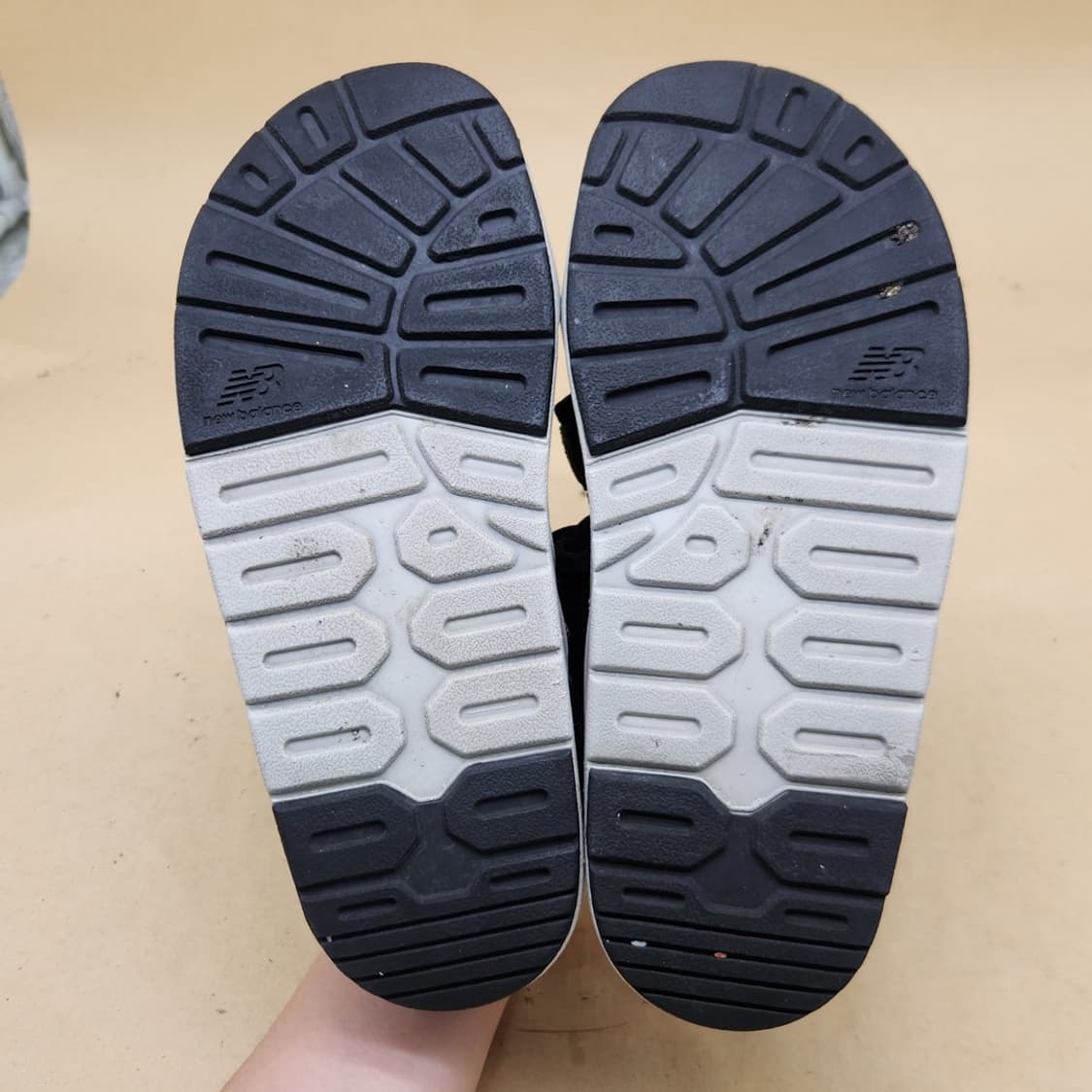 뉴발란스 여성샌들240  상품이미지3