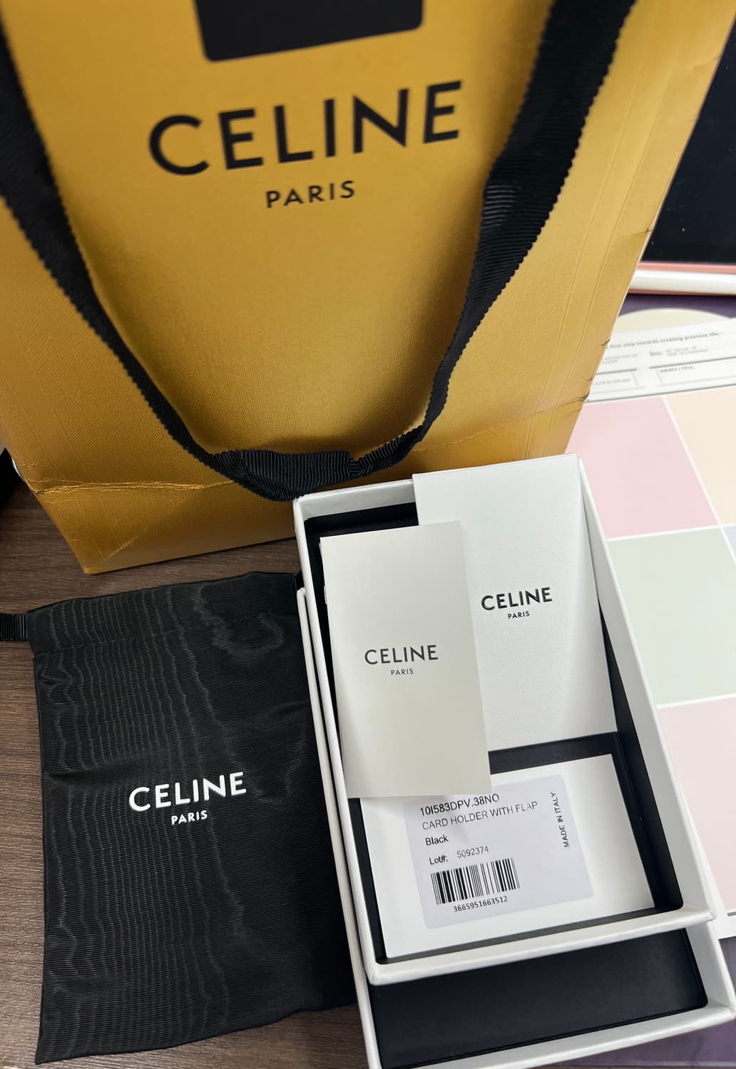 셀린느 트리옹프 플랩 카드지갑 카프스킨 블랙 상품이미지2