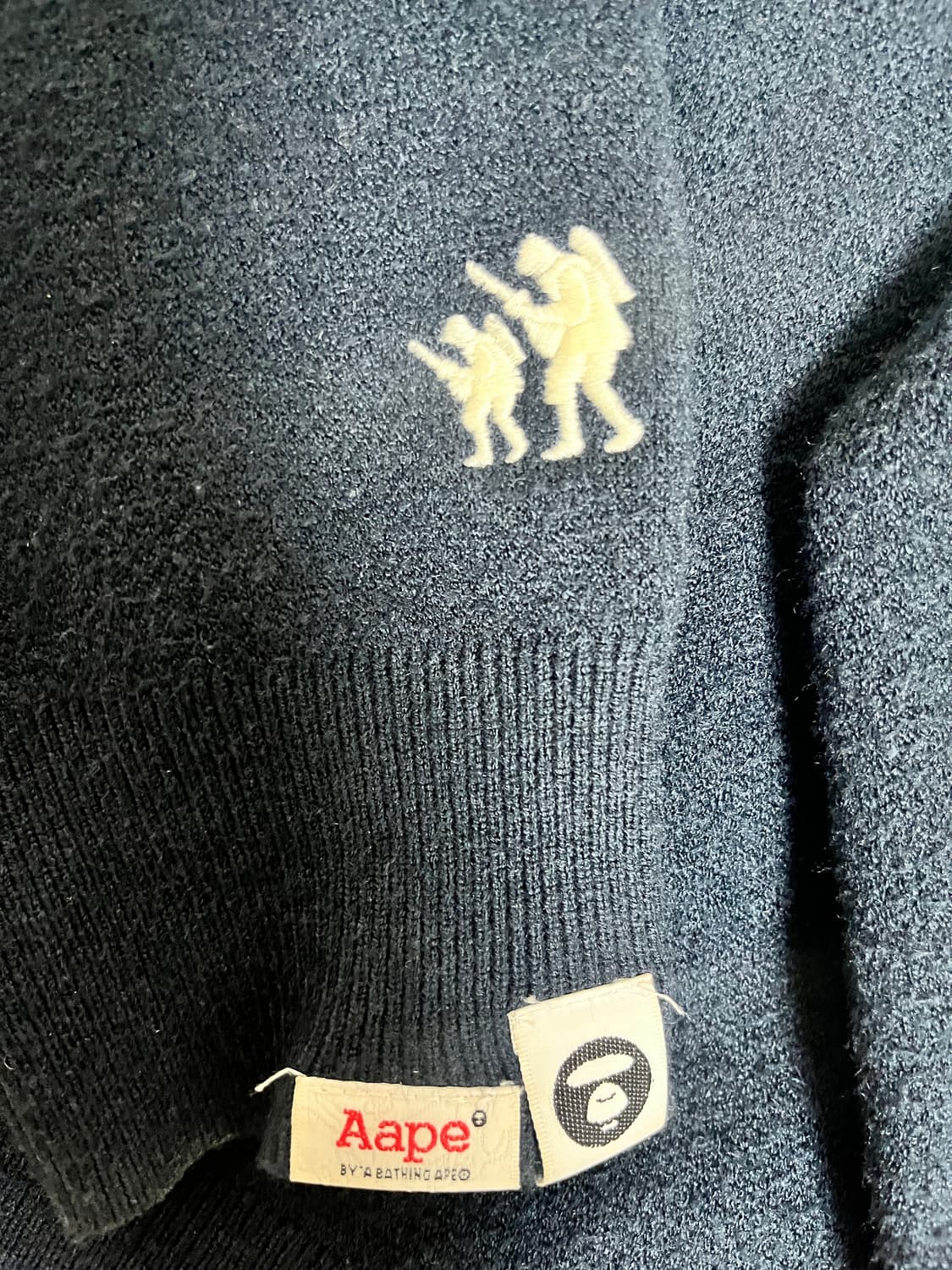 에이프 니트 상품이미지3