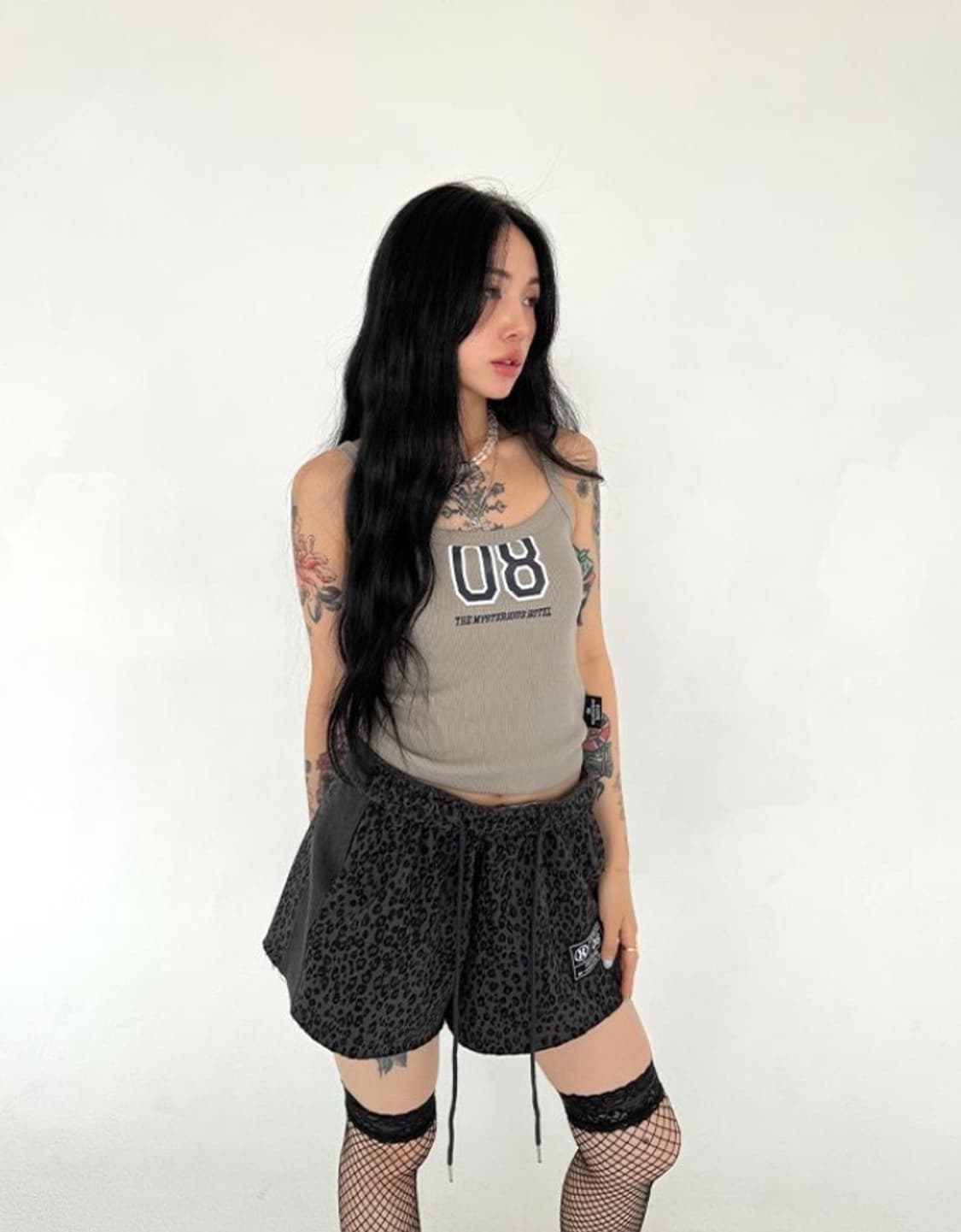 더미스테리어스호텔 컷오프 스웻 쇼츠 상품이미지3