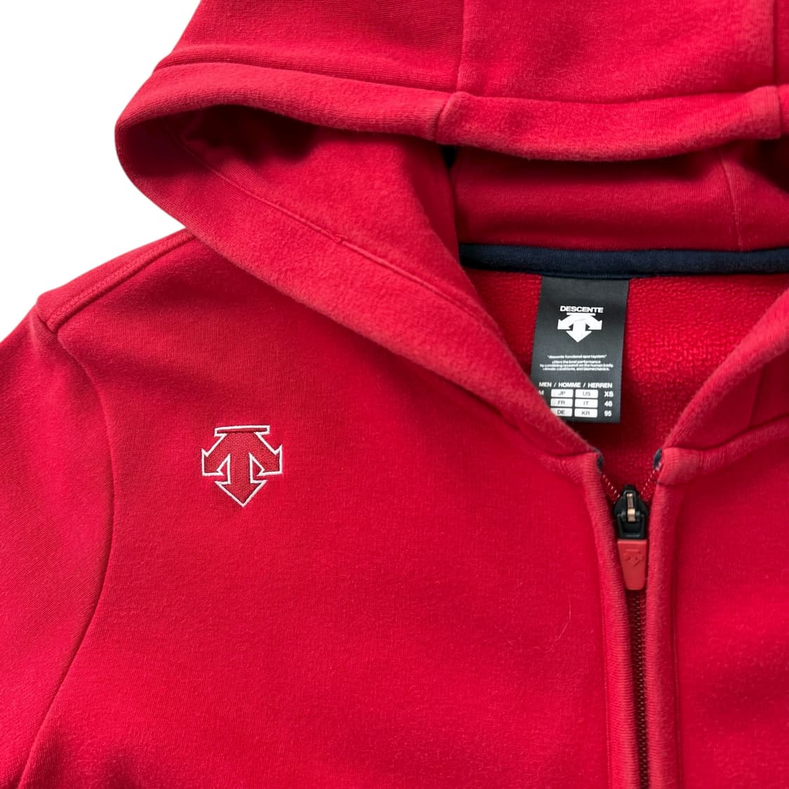 데상트 후드집업 상품이미지2