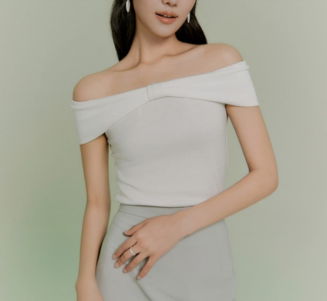 Ribbon off-shoulder top(M) 오프숄더 상품이미지1