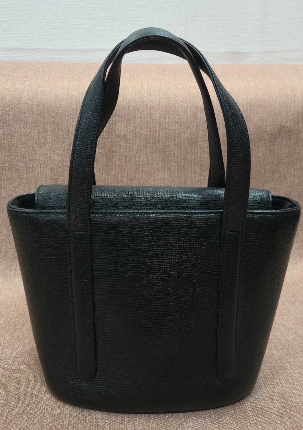 MCM 정품  블랙 사피아노 레더 토트백 상품이미지2