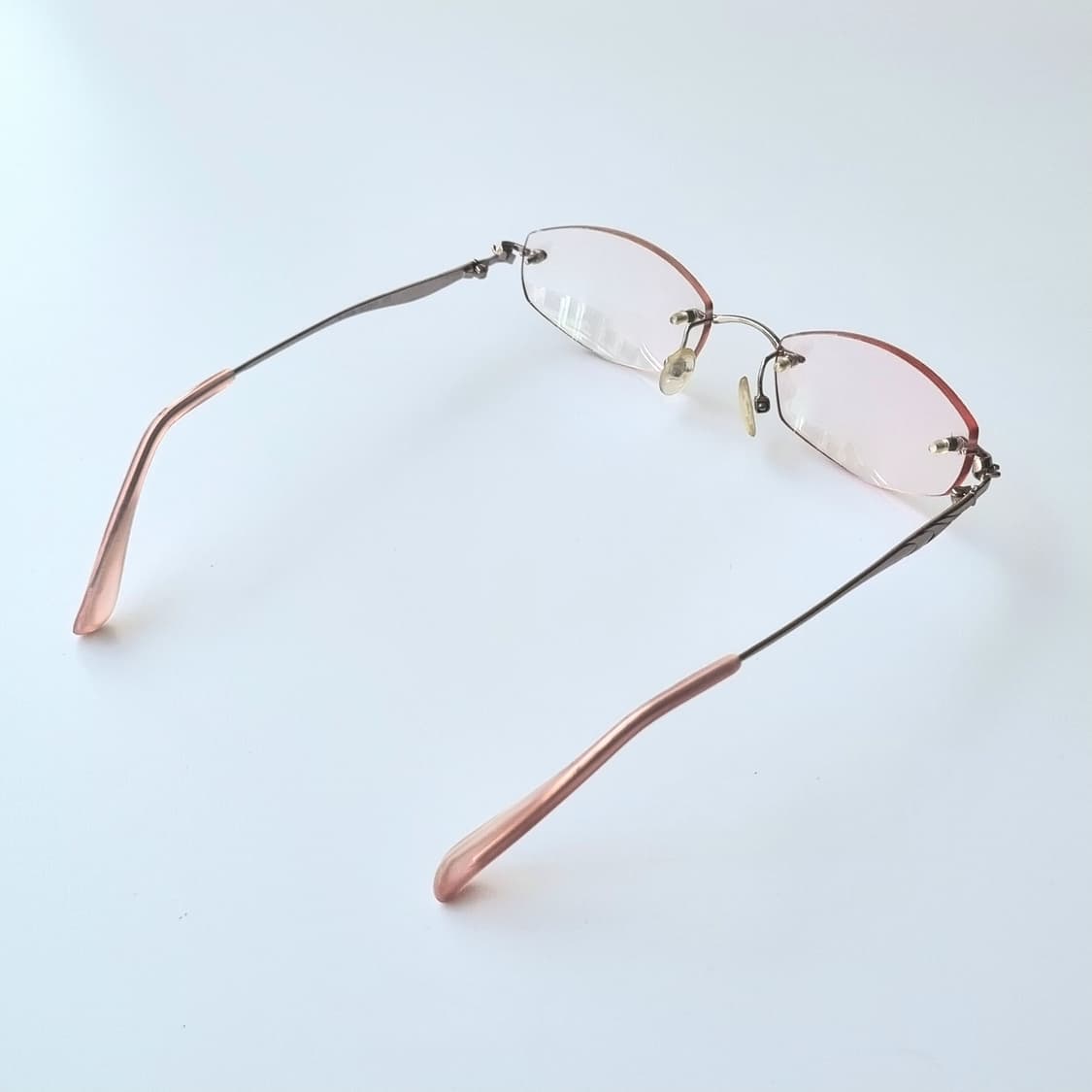 데드스탁 옆모습까지 완벽한 무테 안경테  1517 상품이미지6