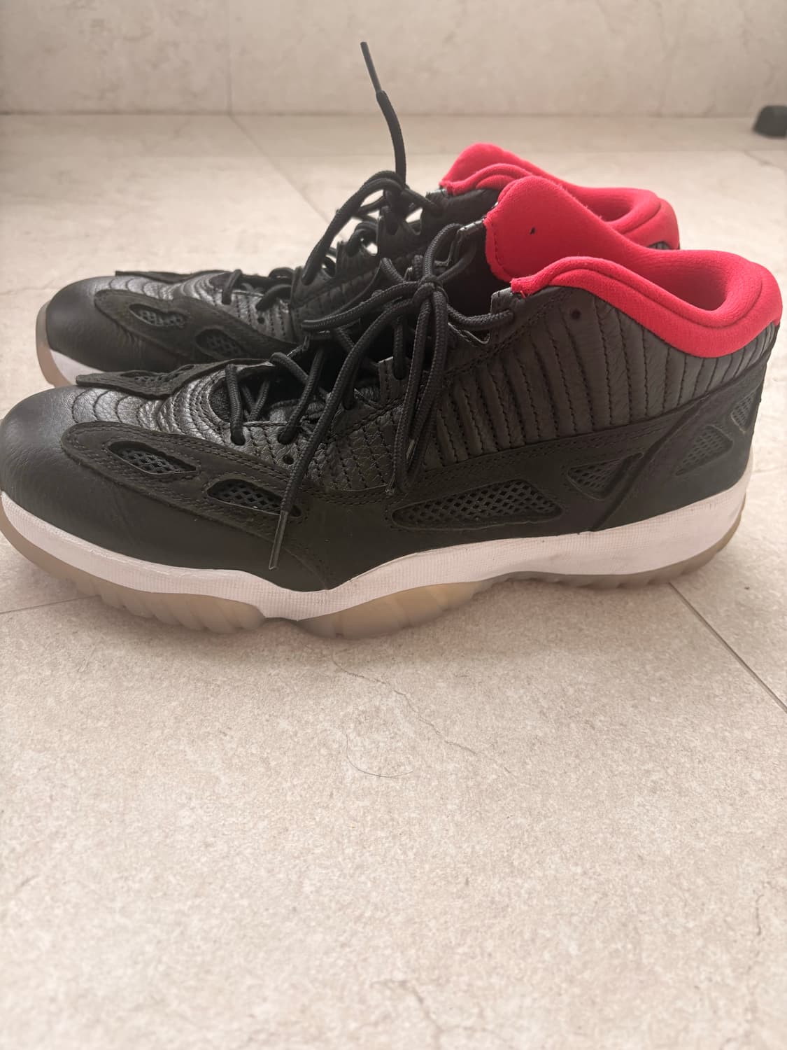 285)조던 11 레트로 로우 IE 브레드 상품이미지2