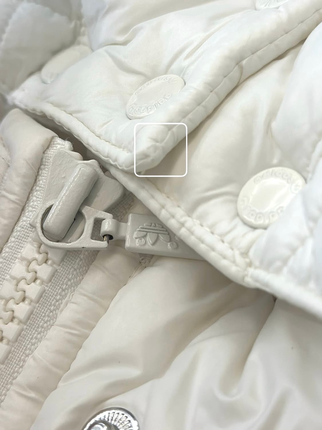 아디다스 화이트 스퀘어퀼팅 후드 점퍼 상품이미지8