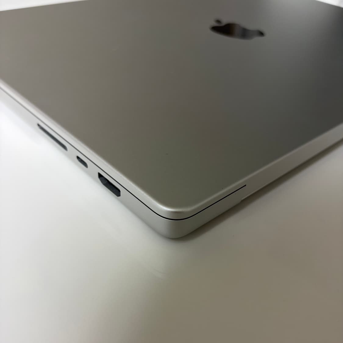 [S급] 애플 맥북 프로 16인치 M1 Pro 모델 판매합니다 상품이미지3