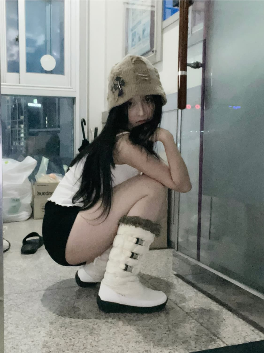 크롬 크로셰 패치 벙거지 비니 - 베이지 상품이미지1