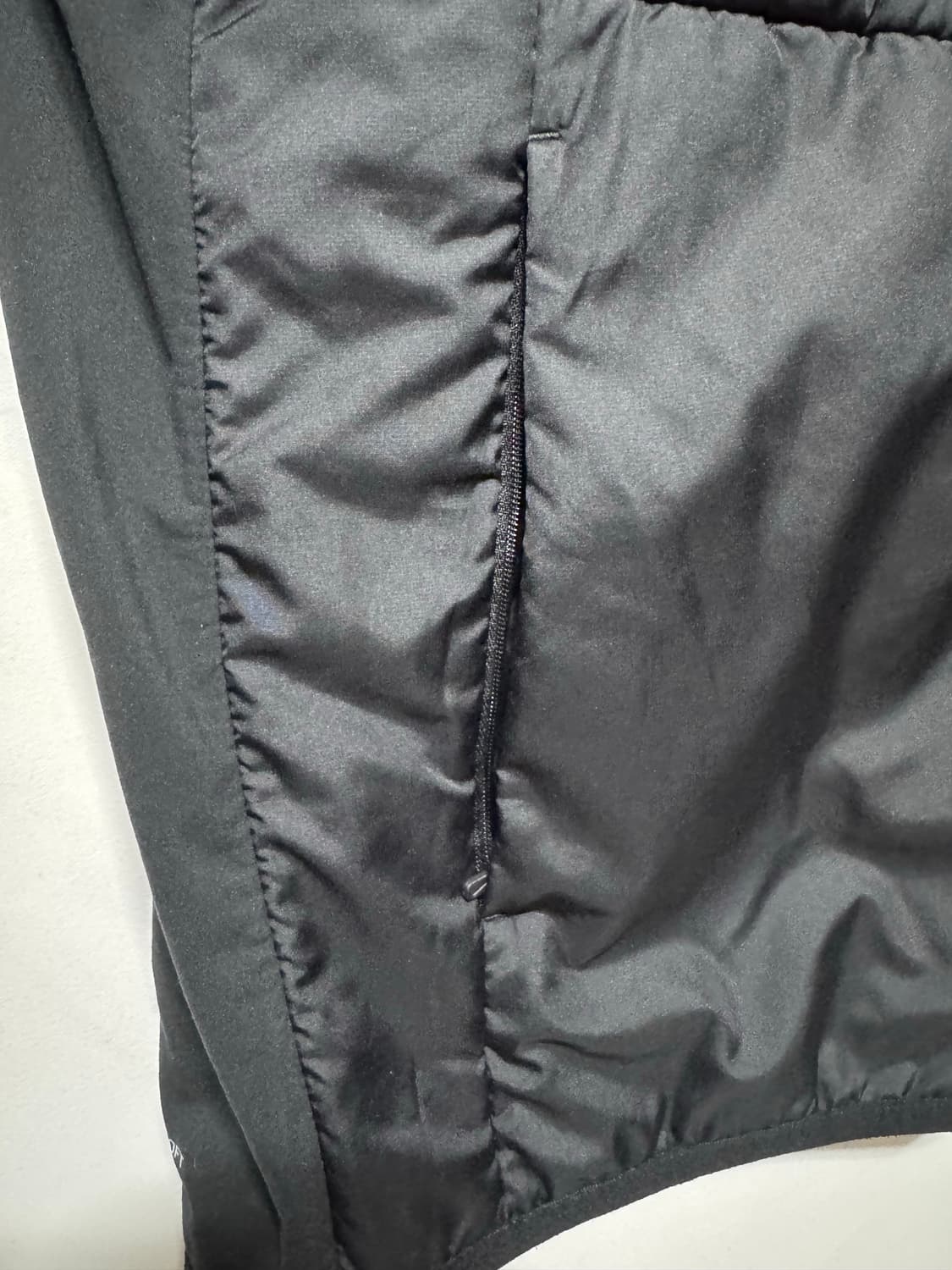 XL 나이키 에어로로프트 자켓 상품이미지4