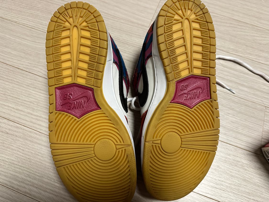 (270) 나이키 x 파라 SB 덩크 로우 프로 앱스태랙트 아트 상품이미지2