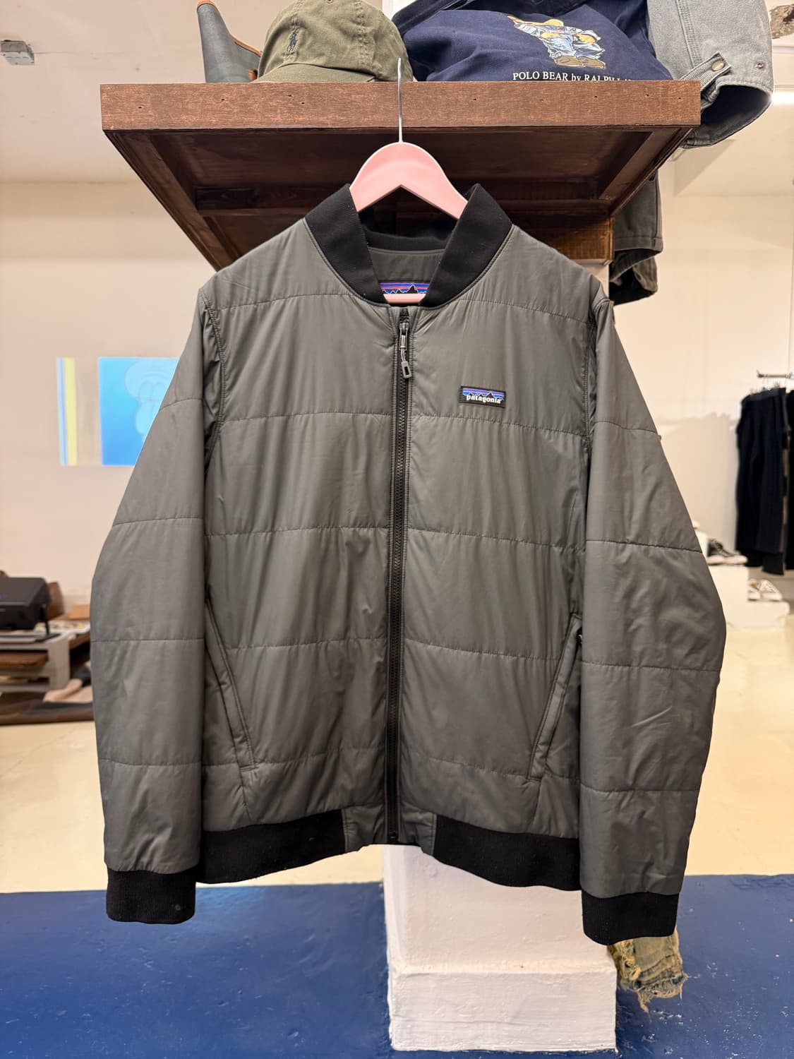 파타고니아 시멘트 그레이 경량 봄버 자켓 상품이미지3