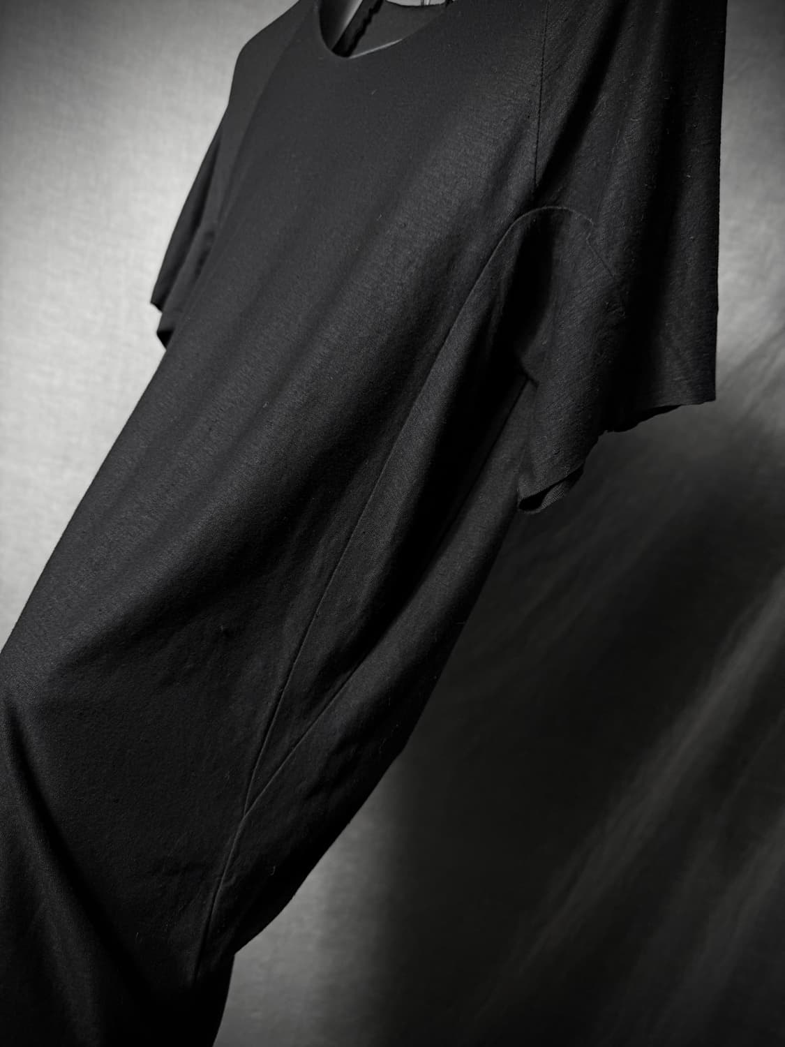 individual sentiment Raw Edge T-Shirt 상품이미지5