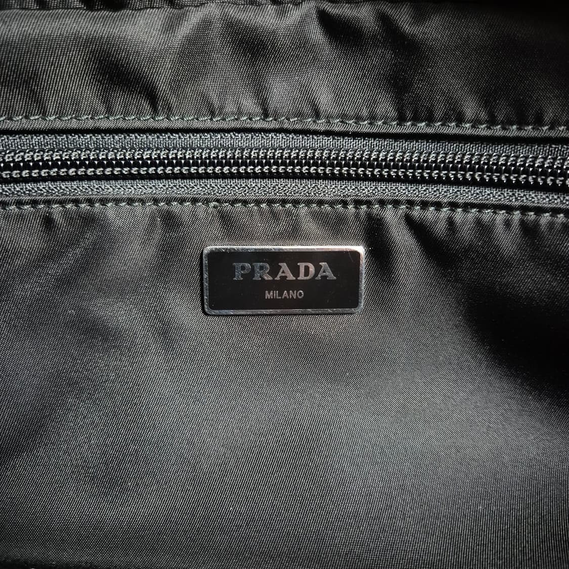 프라다 바이커백 L 라지 (2VH991) 상품이미지5