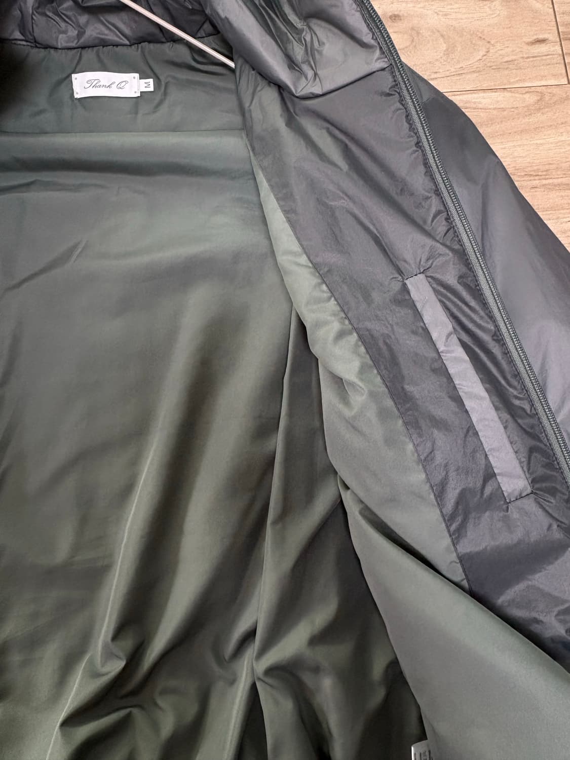 고프코어 무드 차콜 패딩 점퍼  상품이미지4