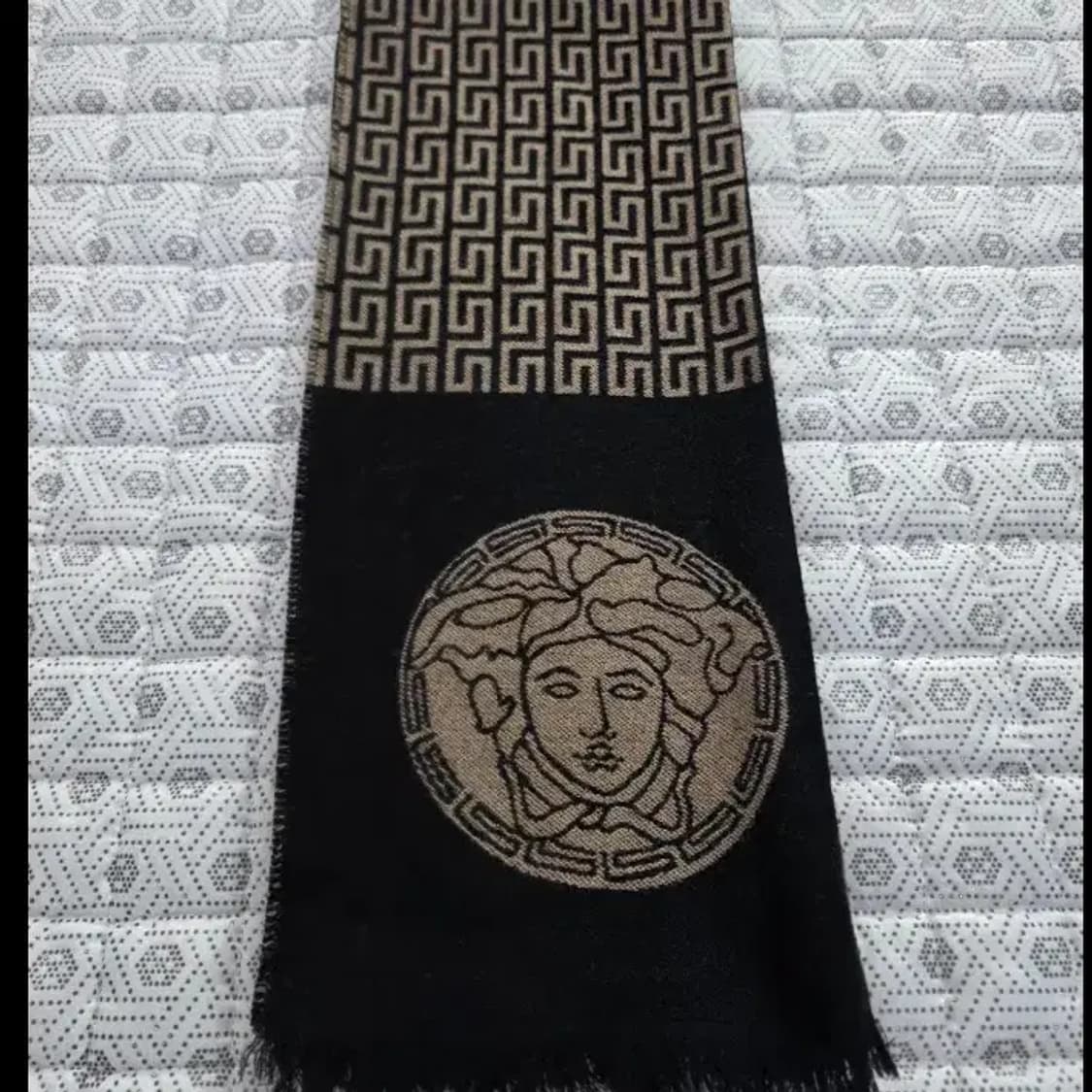 베르사체 메두사 올 머플러 상품이미지4