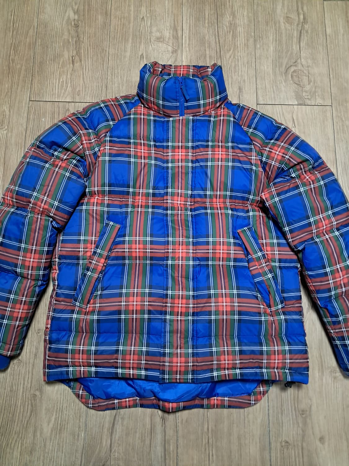 유니클로 JW앤더슨 패딩 L 상품이미지2