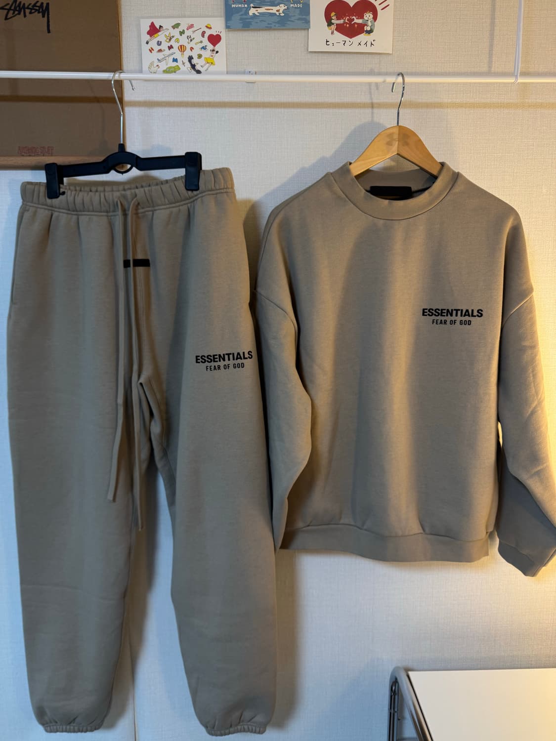 [S]에센셜 피어오브갓 크루넥 데저트 샌드 맨투맨 24FW 상품이미지4