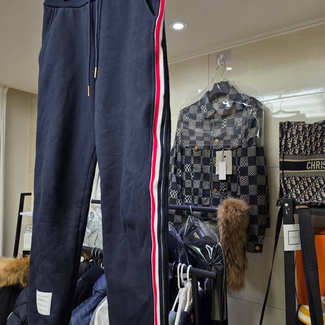 {클로젯}[1][새상품급]톰브라운 사이드 삼선 조거팬츠 상품이미지2