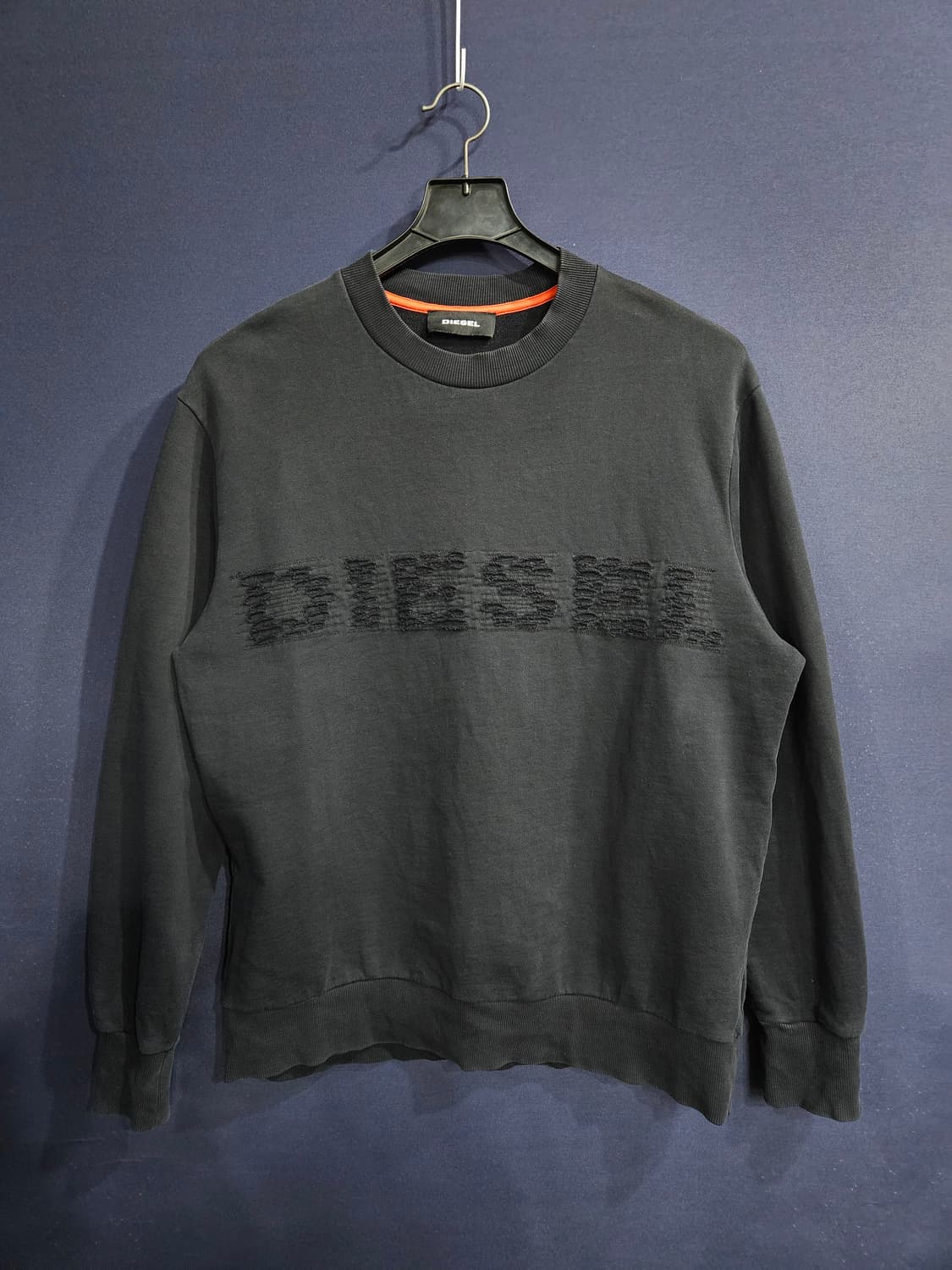 디젤 블랙컬러 남성 105 맨투맨  상품이미지1