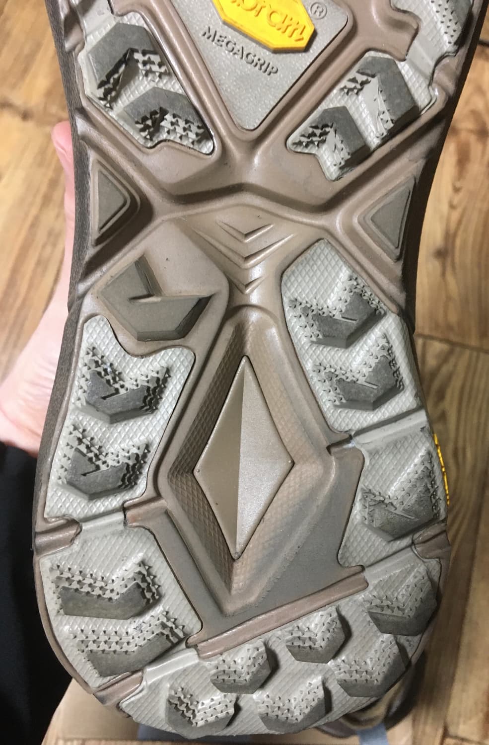 호카 새티스파이 마파테스피드4 라이트 러버 판매합니다 상품이미지7