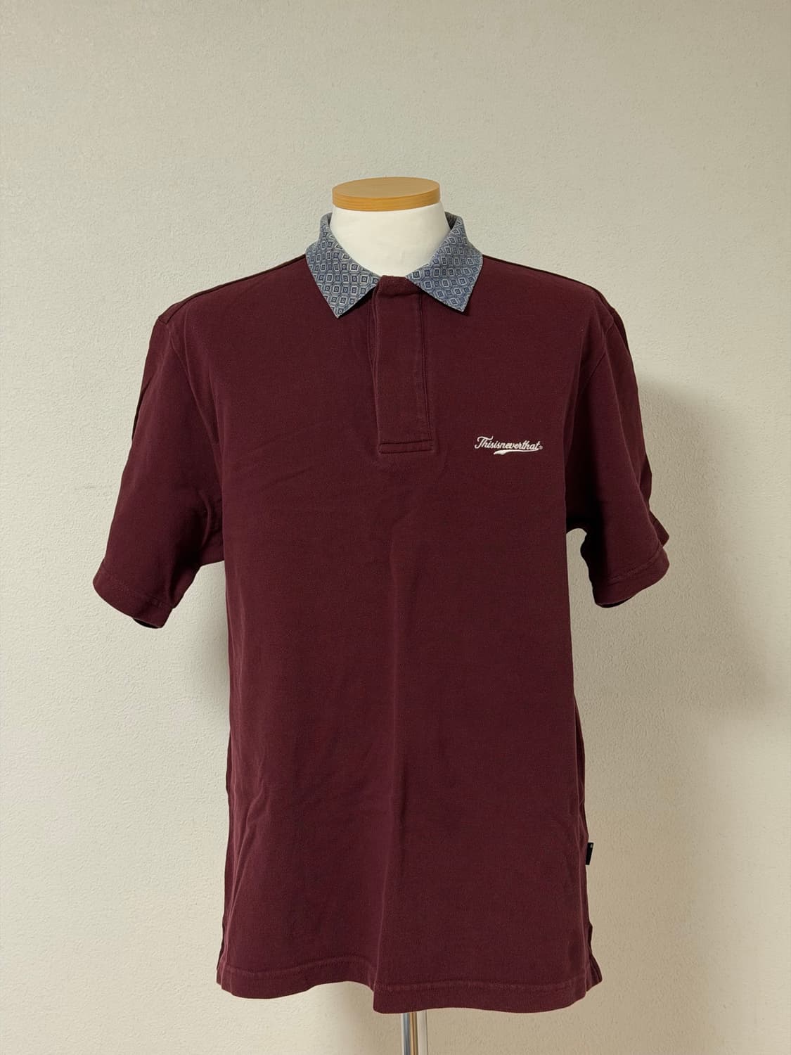 디스이즈네버댓 Tile Collar S/SL Polo Burgundy 상품이미지1