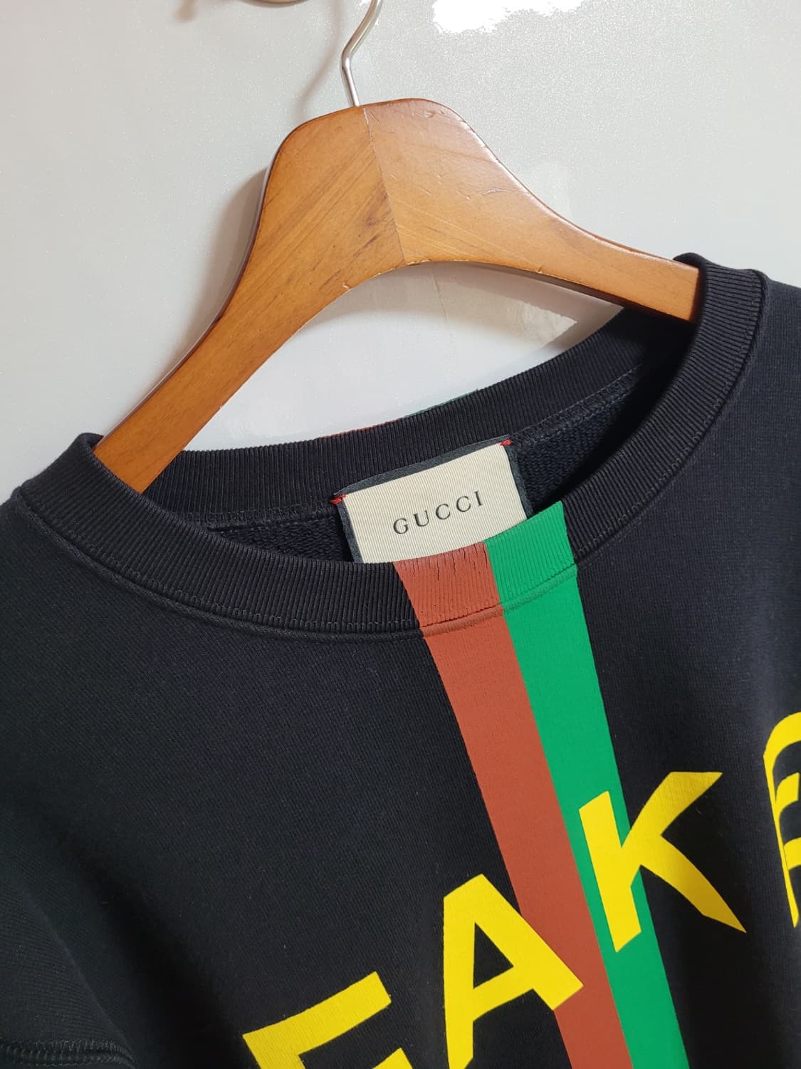 구찌 블랙 페이크 낫 맨투맨 M 635847 XJCXY 상품이미지2