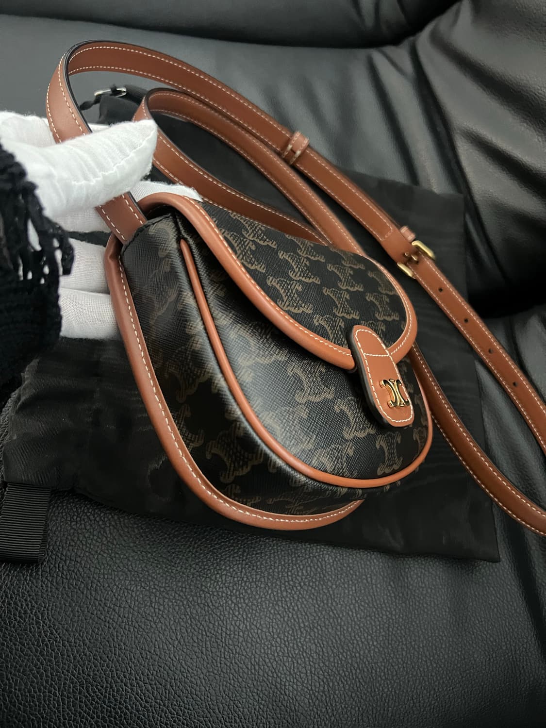 셀린느 트리옹프 미니 베사체 상품이미지2