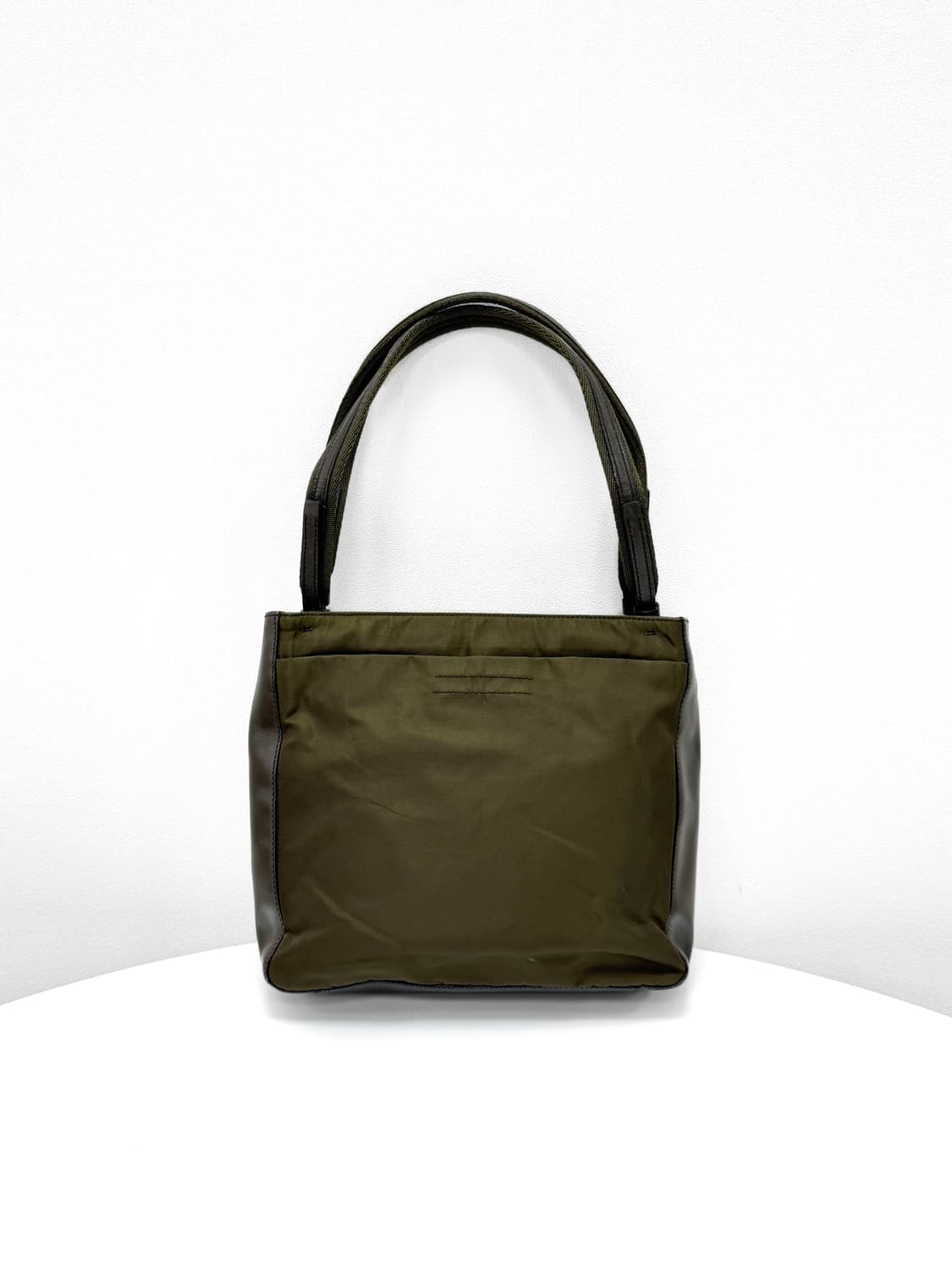 프라다 나일론 레더 트리밍 스퀘어백 상품이미지2