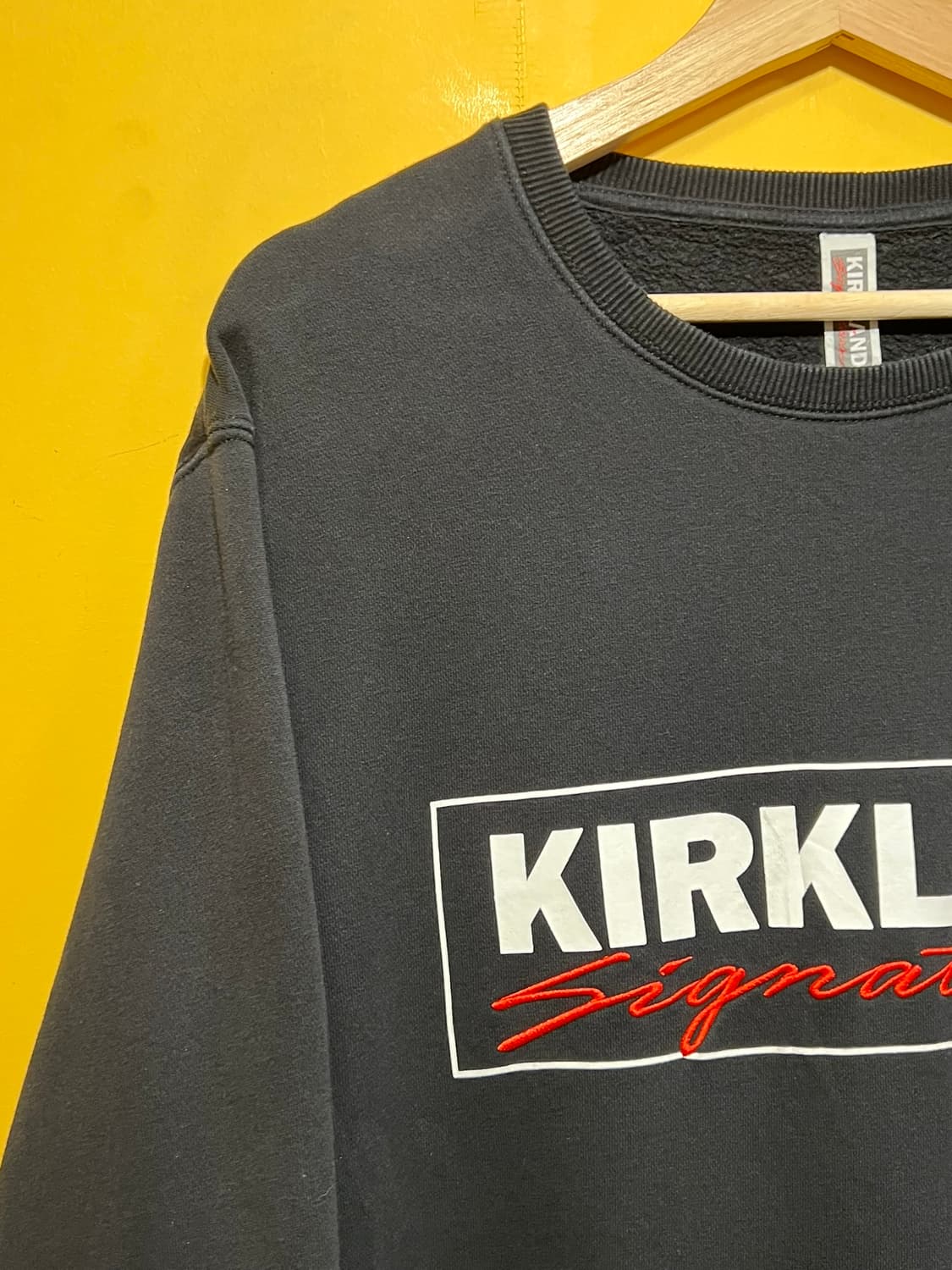 [L] 커클랜드 로고 크루넥 맨투맨 굿즈 상품이미지3