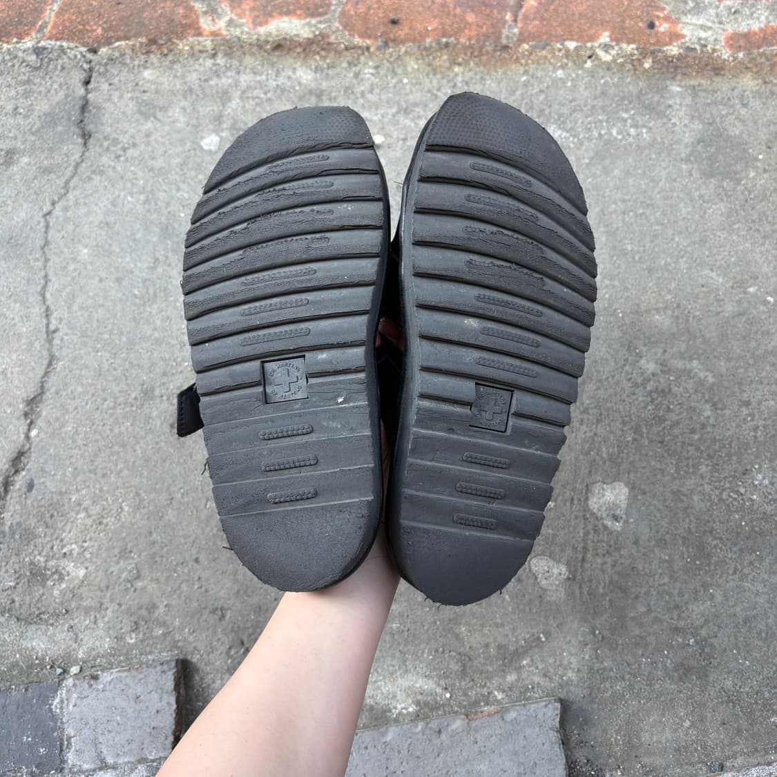 Dr. Martens 닥터마틴 샌들 슬리퍼 (250) 상품이미지5