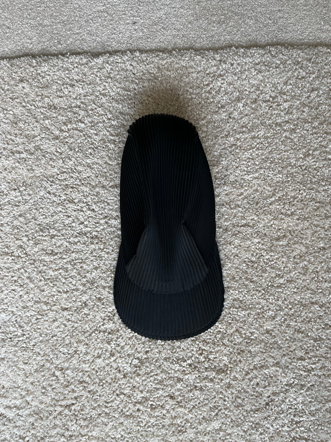 옴므플리세 플리츠 캡 블랙 상품이미지2