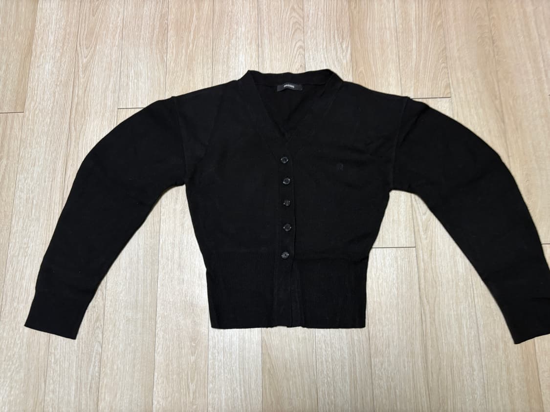 다이애그널 라운드 실루엣 가디건 블랙 상품이미지1