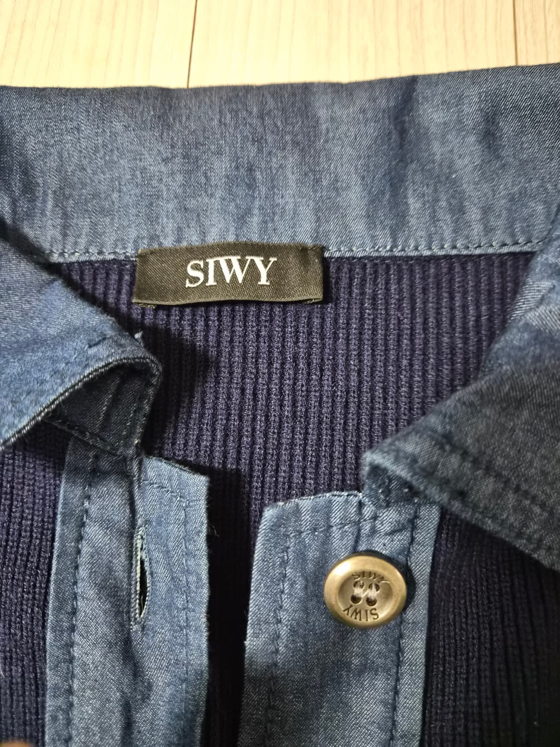 씨위(SIWY) 정품 데님 배색 니트 자켓 (상태 최상 / 55사이즈) 상품이미지3