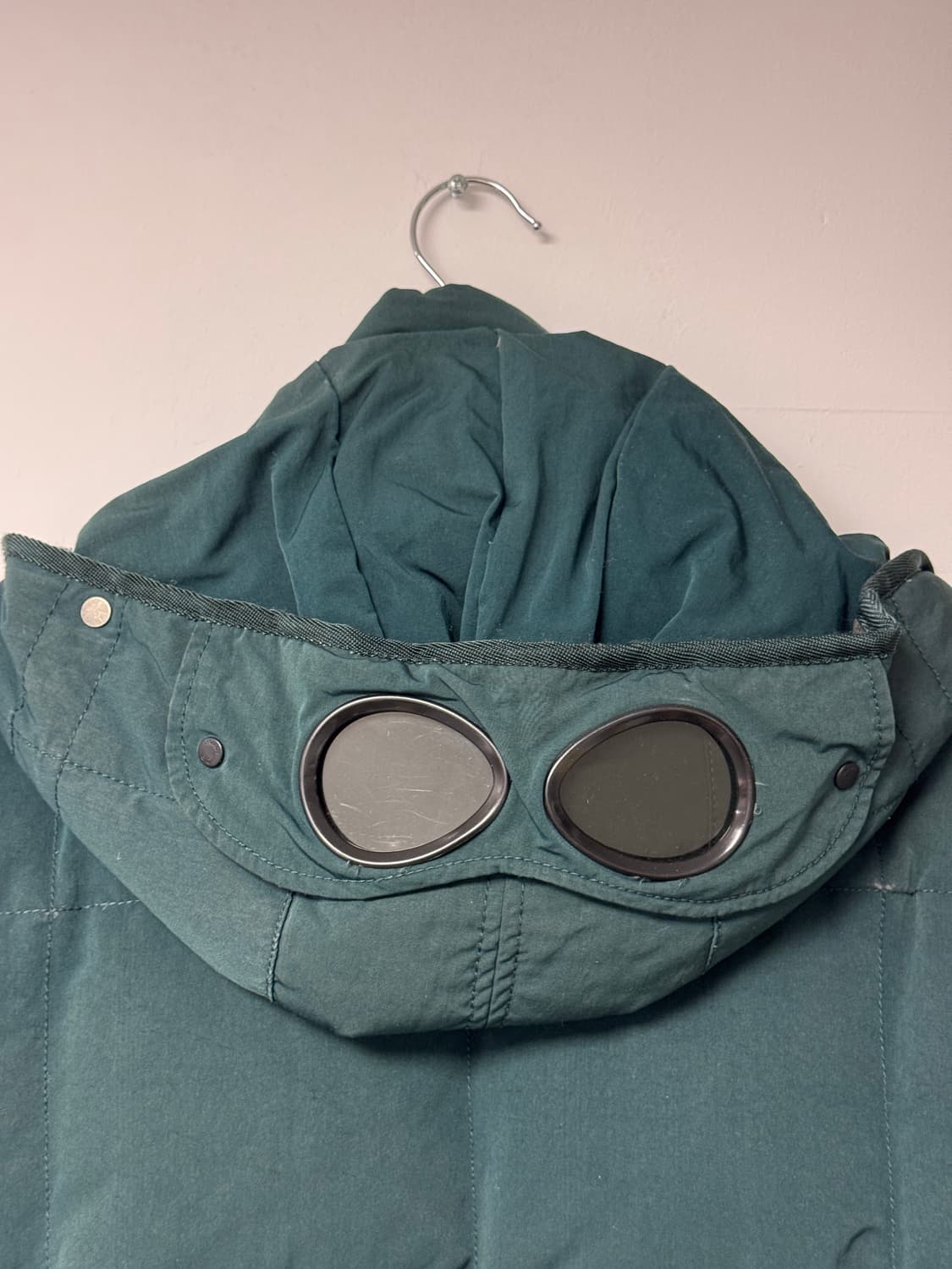 CP컴퍼니 고글 덕다운 패딩 M 상품이미지6